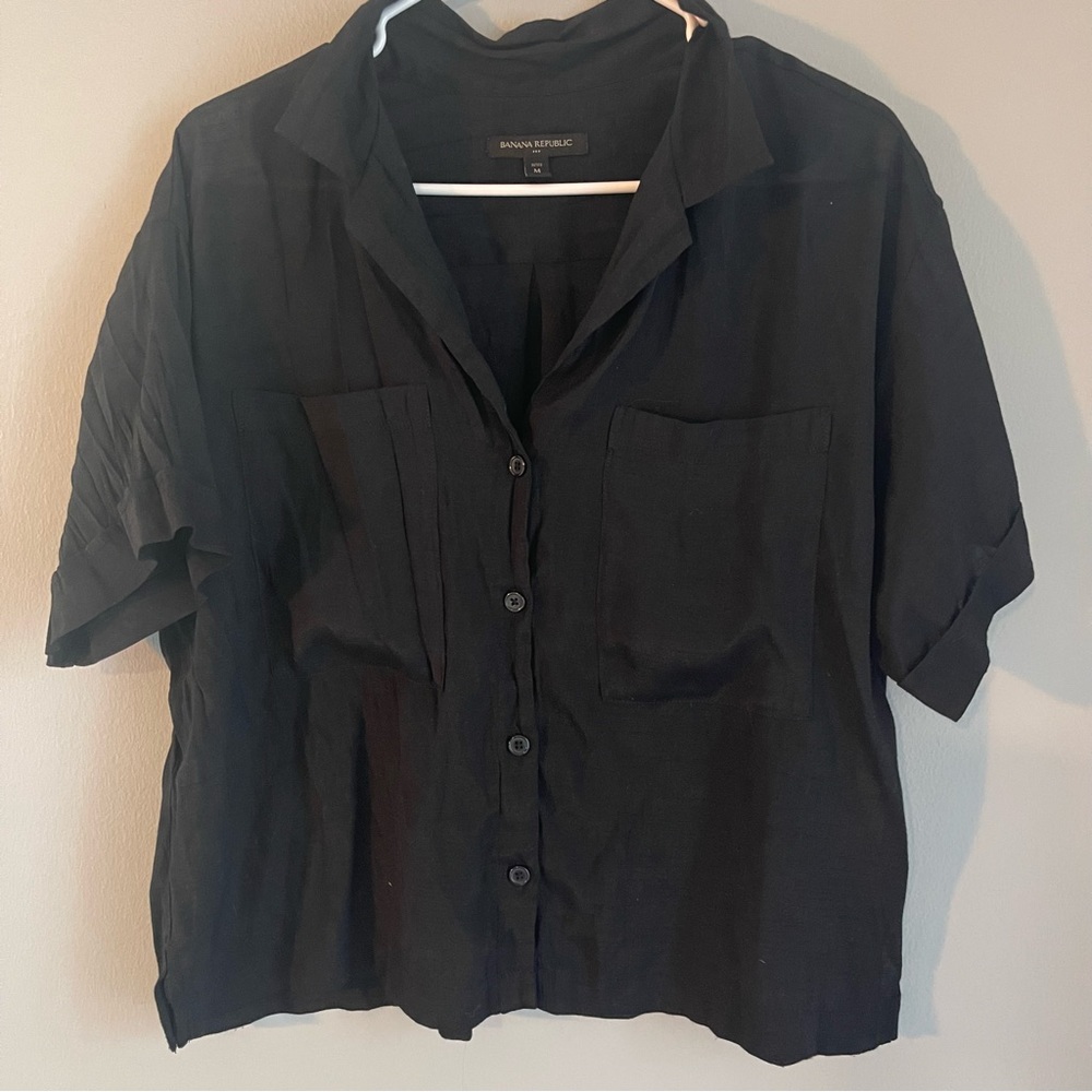 Banana Republic black button up linen shirt never worn